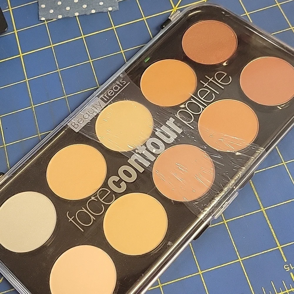 Beauty Treats Face Contour Palette - Multi-Color New Sealed - Picture 2 of 3